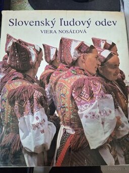 Slovensky ludovy odev