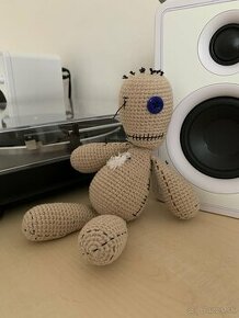 Háčkovaná bábika „KORN – Issues“ hand made