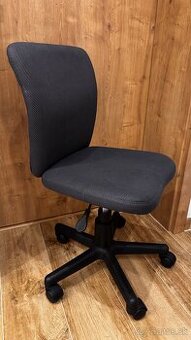 Detská stolička k písaciemu stolu