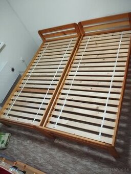 Drevená postel