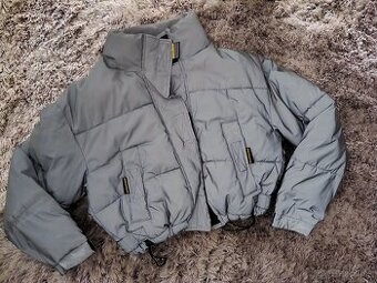 Dámska strieborná reflexná bunda M/38 Pull&Bear