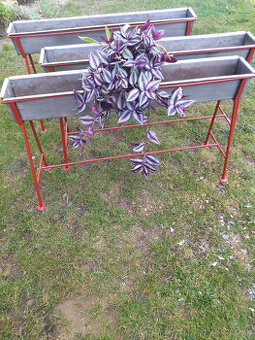 Predám nerezové kvetináče s kovovým stojánom