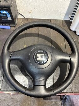 Predám 3 ramenny kožený volant