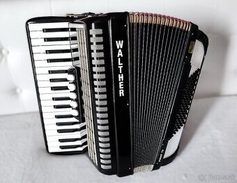 Predam akordeon WALTHER Pirat 72 bas.