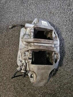 Brzdovy strmen Audi Q5