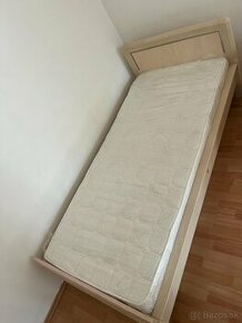 Jednolôžková posteľ s matracom a roštom - 1