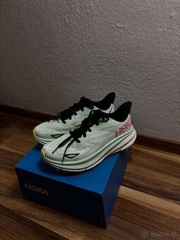 HOKA Clifton 9