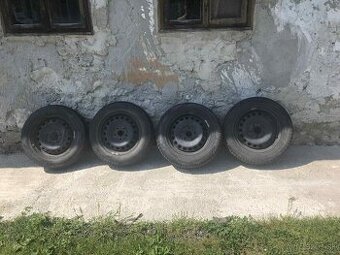 Zimné pneumatiky 195/55 R15 na plechových diskoch