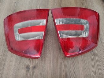 Škoda Octavia 2 sedan zadné svetlá