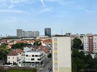 3izb.byt s loggiou a garážou vhodný na rekonštrukciu vo výbo