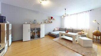 Prenájom veľkého 4-izbového bytu s loggiou, 93 m², Trenčín –