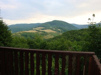 Murovaná chata s pozemkom , nad Bradanom Ružín