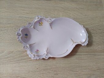 Ružový porcelán