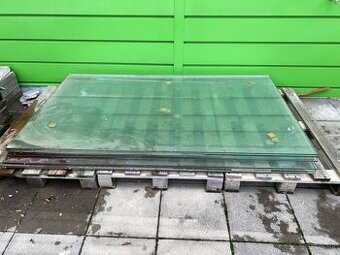 Sklenené dvere a tabule - kalené bezpečnostné sklo
