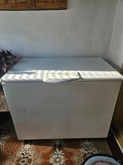 Truhlicovy mrazak Electrolux