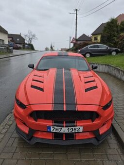 Prodam Ford Mustang 5.0 GT nová STK vyfuky CORSA