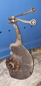 ZÁVES KOLESA / OTOČ PRAVÁ  AUDI 4G0 407 242 D