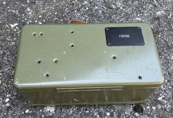 Vojenské plechové debničky (boxy)