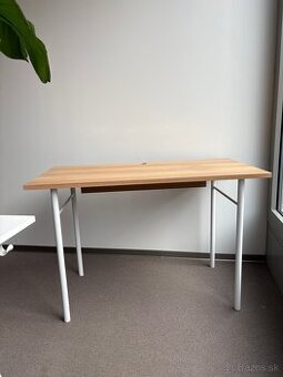 Masívny dubový písací stôl od stolára – kvalitná ručná práca