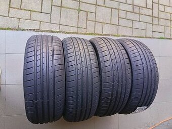 letne pneu 215/55 R17