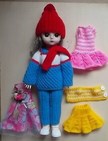 bábika s oblečením 2