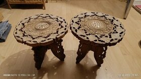 Vyrezávané stolčeky pod kvetináče