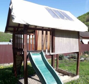 detský domček, smýkalka, pieskovisko
