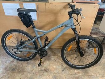 Horský bicykel Giant Terrago (rám M)