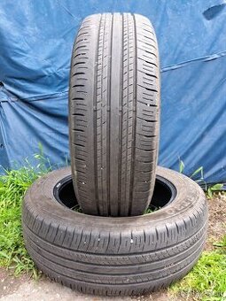 Ponúkam 2 letné pneumatiky Dunlop Grandtrek 225/60 R18