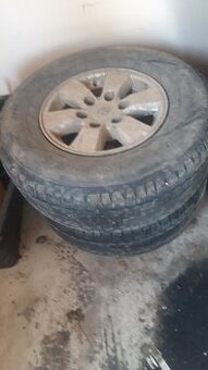 255/70R15 elektrony toyota hilux+pneumatiky