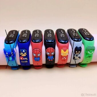 Spiderman, Iron Man, Hulk, Captain America detské LED hodink