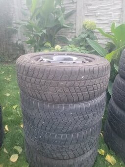 Predám plechové disky 5x100 + zimné pneumatiky 195/55 R15