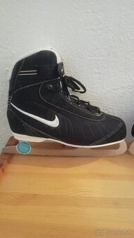 Damske ladove korcule NIKE velkost 42