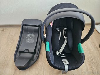 Vajicko so zakladnou Cybex Aton B2