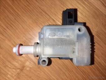 Motorček na nádrž, HELLA 1K5 959 782 Volkswagen