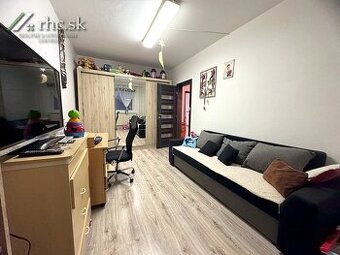 3 IZB. V CENTRE S PRESKLENÝM BALKÓNOM - HRNČ., STROPKOV - 1