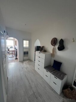 Prenájom_3 izbový byt