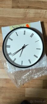 Nástenné hodiny