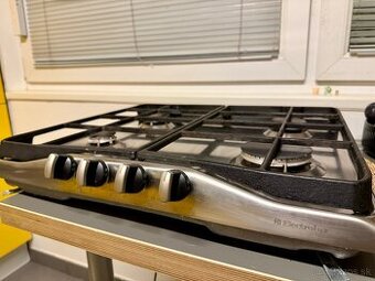 🔹 Predám plynovú varnú dosku Electrolux EHG6706X (nerez)