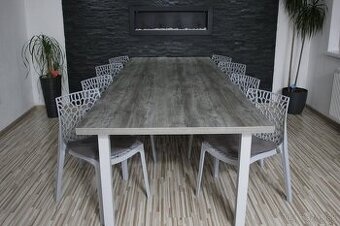 Nový jedálenský stôl pre 8-10 ľudí 300cm x 110cm
