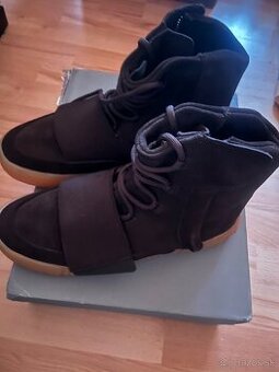 Adidas yeezy 750 Chocolate