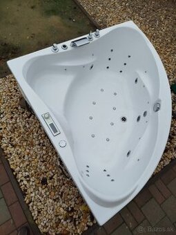 Predám rohovú hydromasážnu vaňu značky Wellis