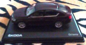 ✅Predám úplne nový originál zabalený model ŠKODA OCTAVIA III