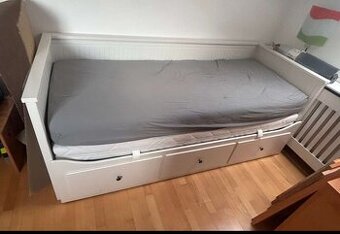 Hemnes posteľ s matracmi alebo bez