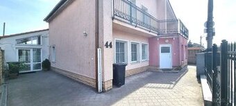 VEĽKÝ  2-izb. BYT 65 m2 V PRÍZEMÍ RD / BRATISLAVA IV.