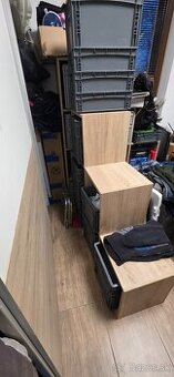 regal 3x3  knižnica deliaca stena