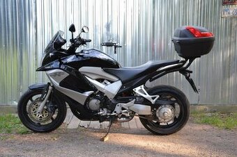 Honda VFR 800X CROSSRUNNER, 36tkm, laďák, 2 sedla