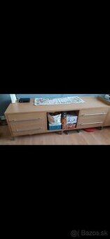 Skrinka pod TV