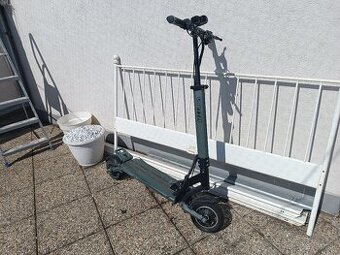 Predám VSETT 8 , elektrická kolobežka