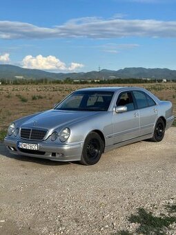 Mercedes-Benz W210